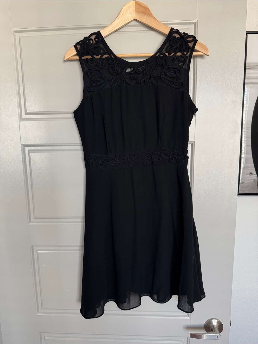 Black Sleeveless Lace Yoke Dress, S